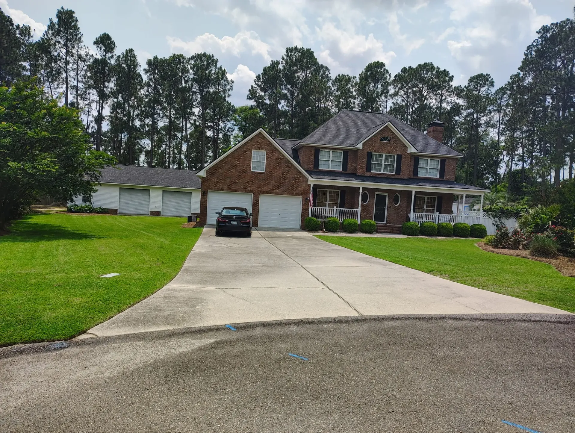 Lawn treatment service in Edgefield, SC